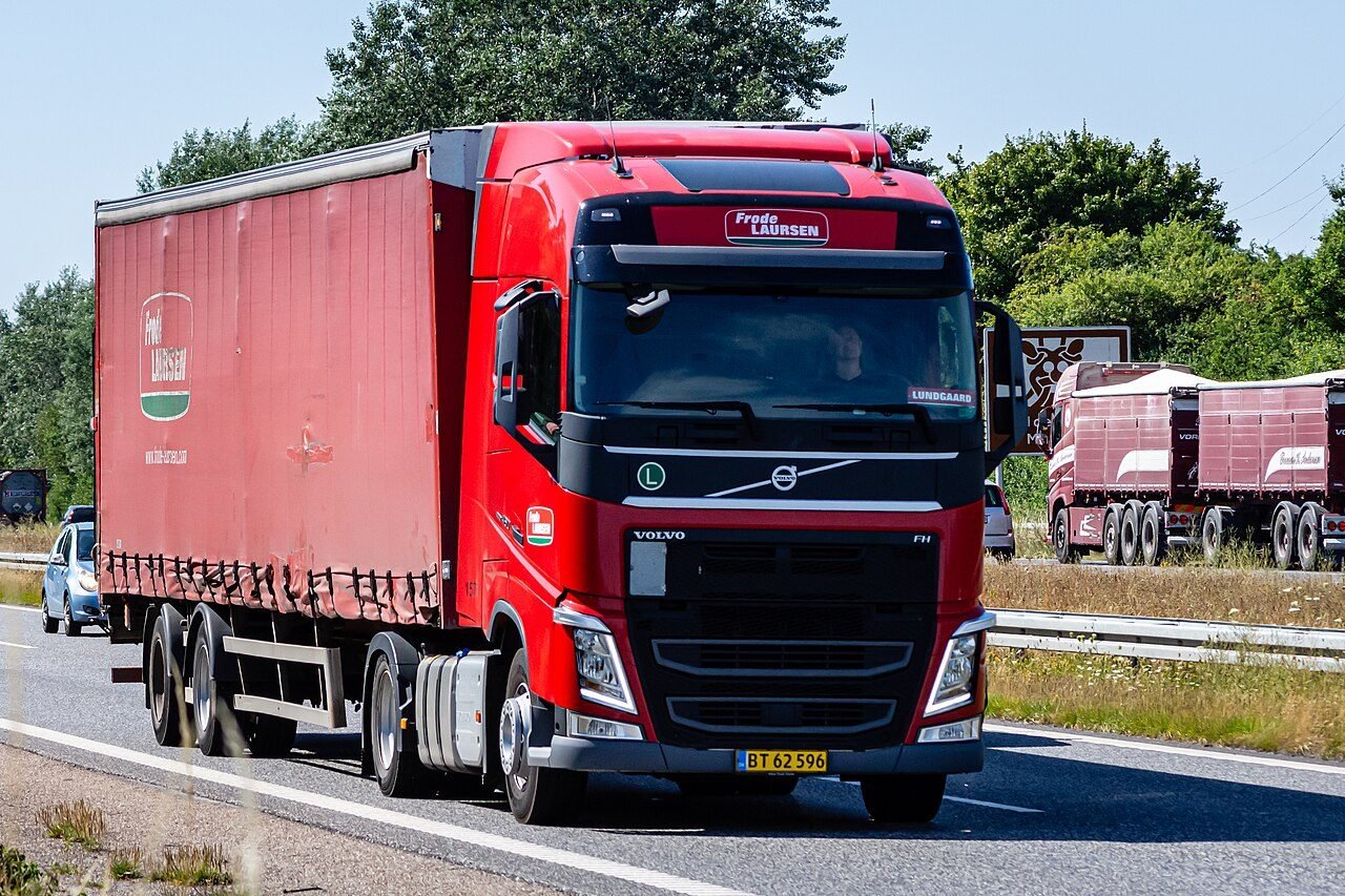 Volvo FH 460 6x2 Globetrotter 2019 - foto 2