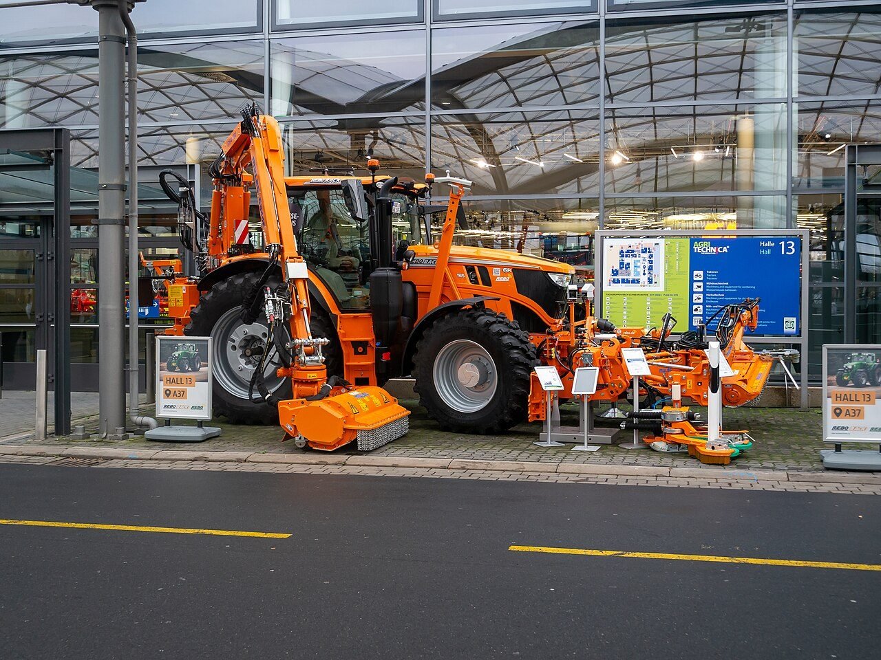 John Deere 6130J Tractor 4x4 con cabina 2019 - foto 4